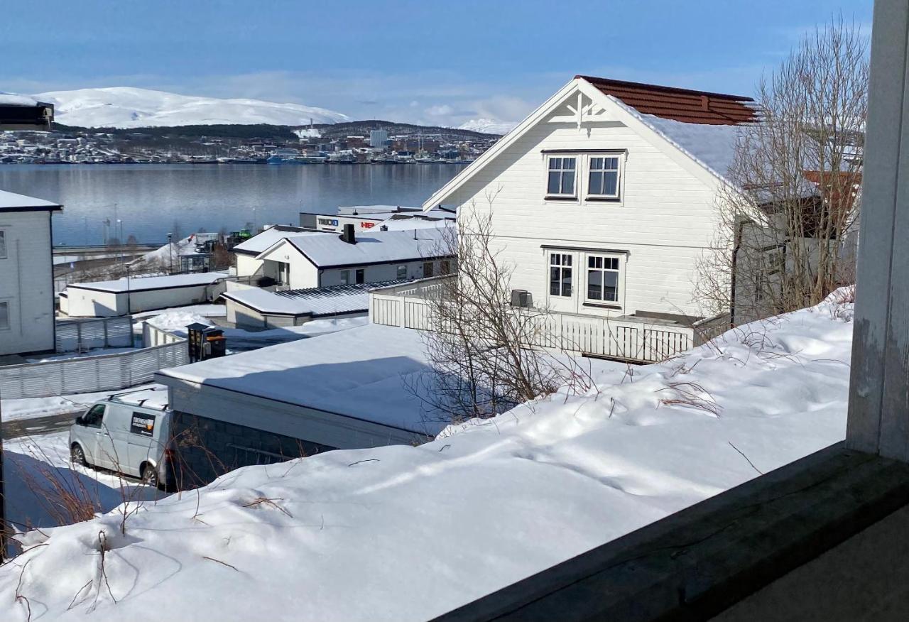 Polar Cozy Apartment - With View And Free Parking Tromsø Exteriör bild