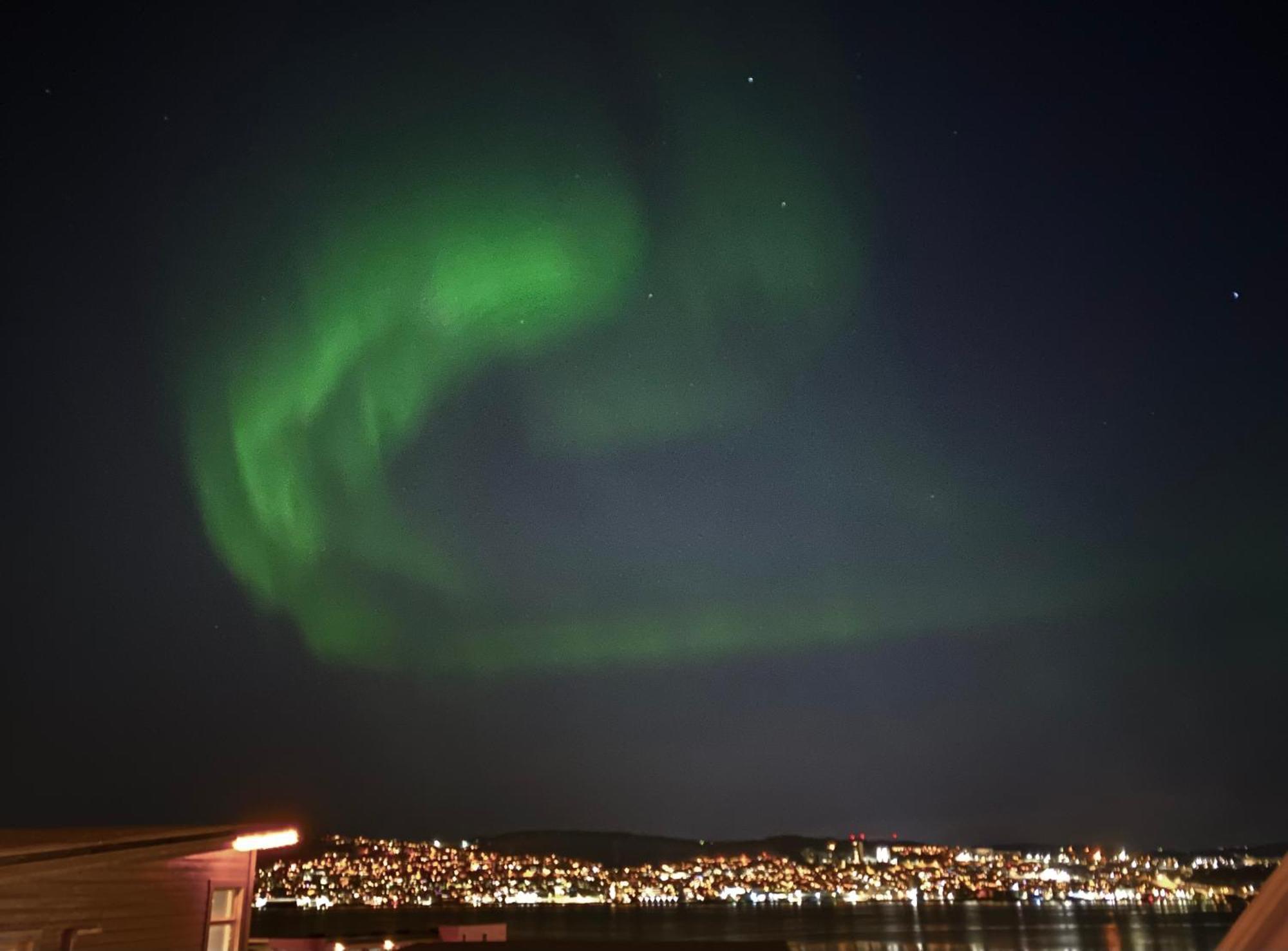 Polar Cozy Apartment - With View And Free Parking Tromsø Exteriör bild