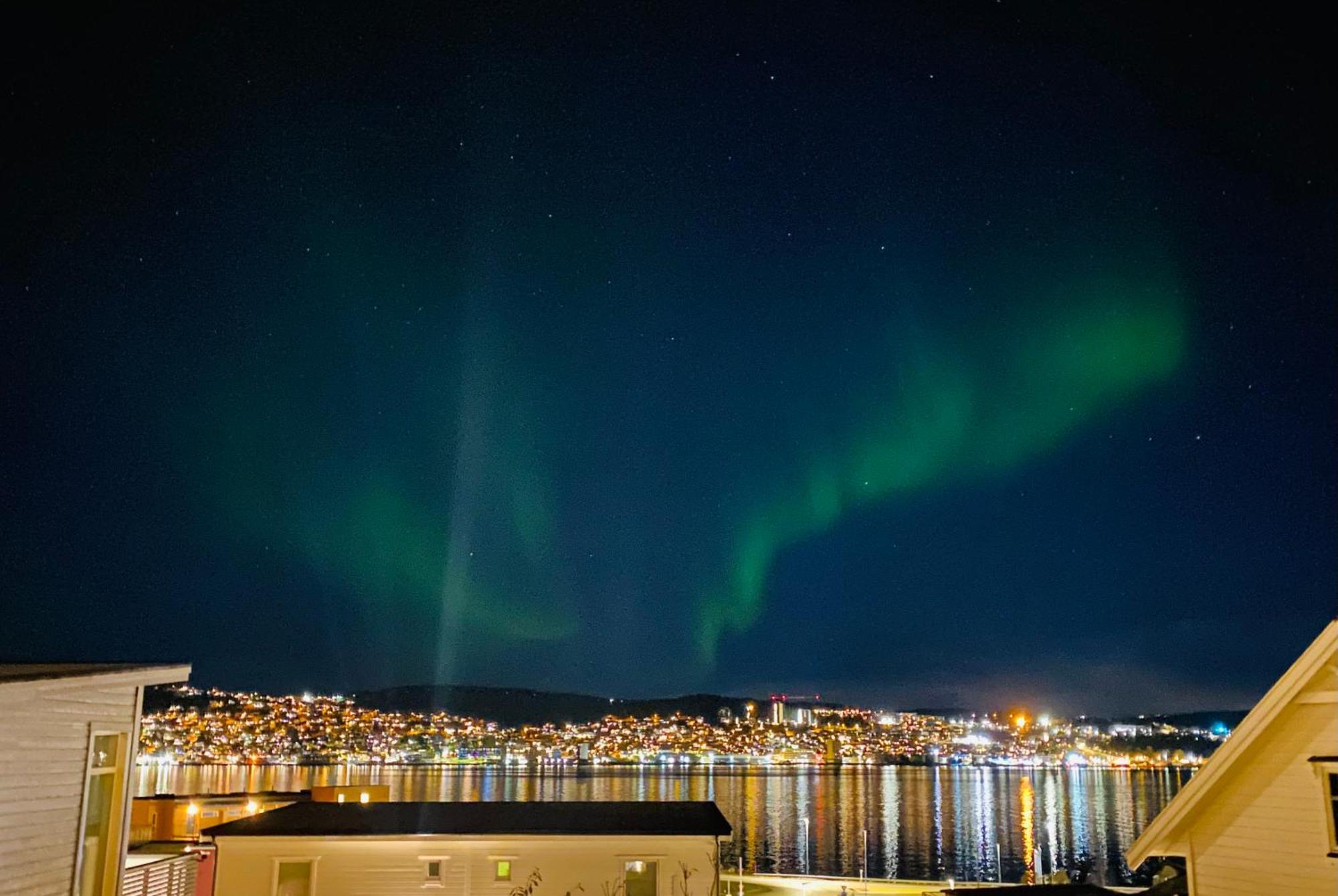 Polar Cozy Apartment - With View And Free Parking Tromsø Exteriör bild